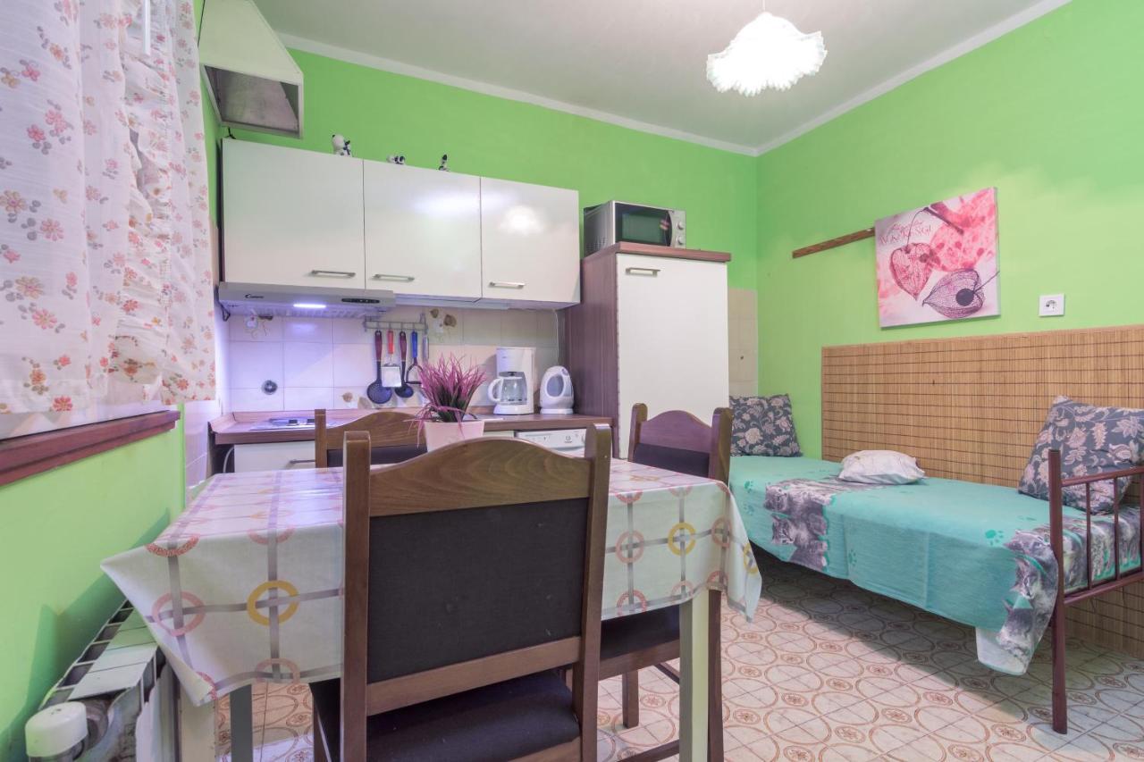 Apartments With A Parking Space Pula - 16053 Екстериор снимка