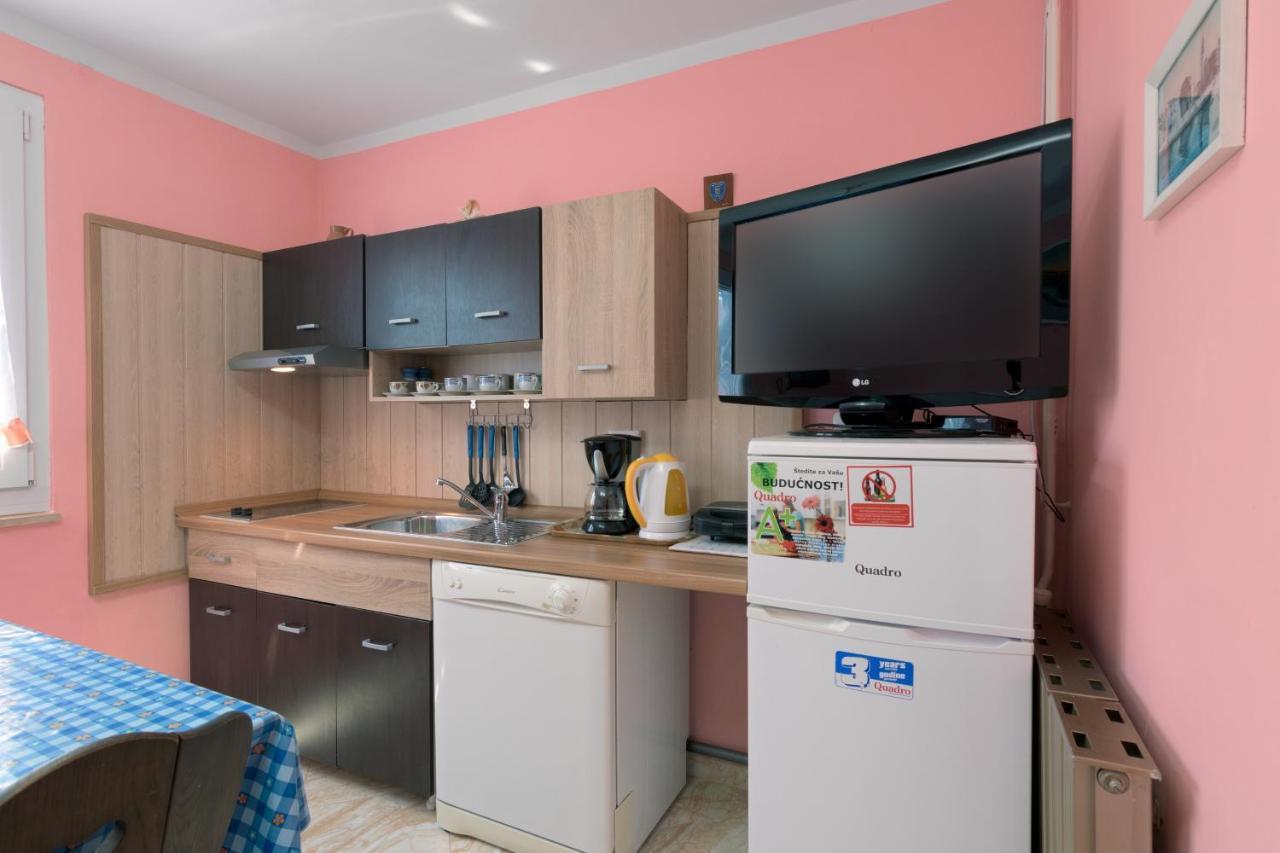 Apartments With A Parking Space Pula - 16053 Екстериор снимка